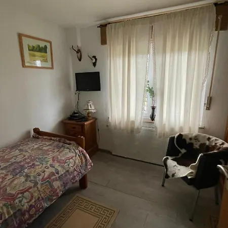 Olaf & Olga Buchali Gbr Harscheid